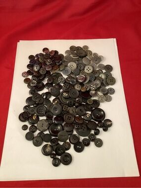 163 grams of Mixed Dark Neutral Buttons